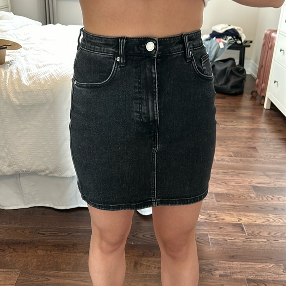 Zara Skirt - Picture 1 of 6